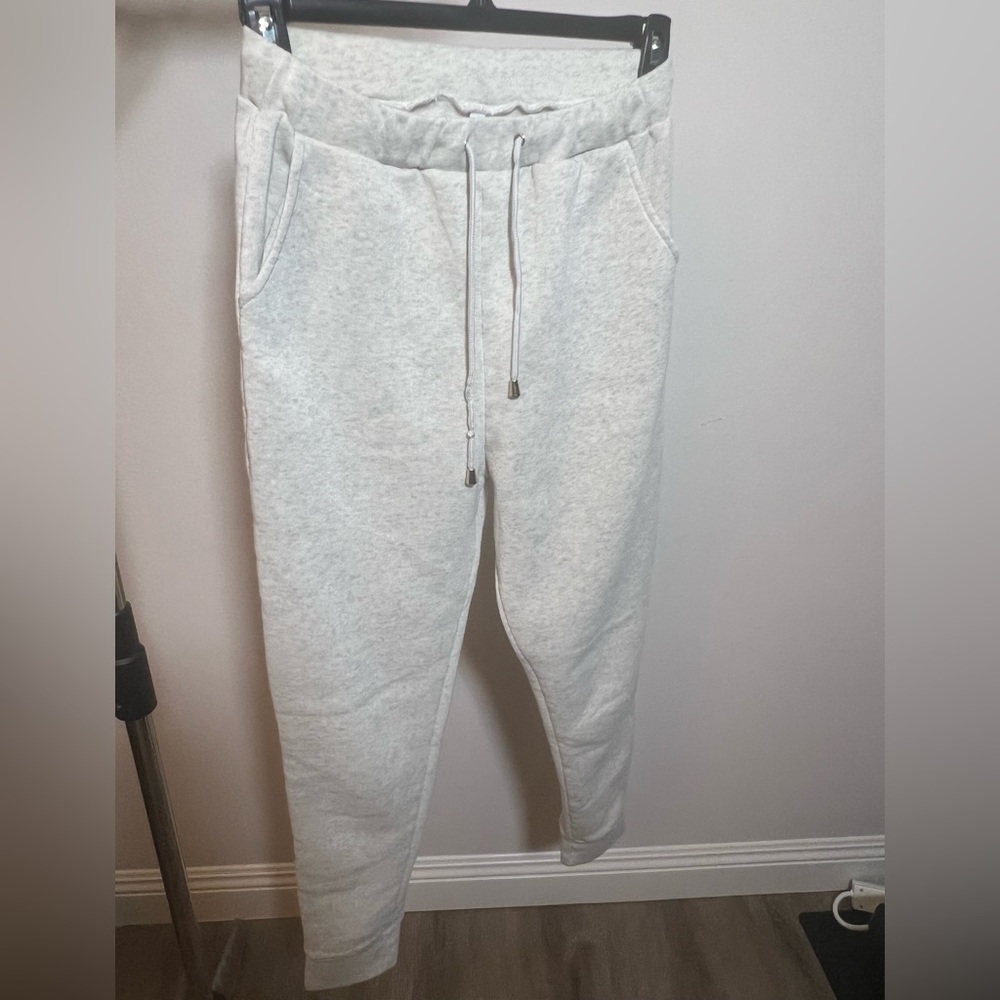 Grey sweatpants - Picture 2 of 3
